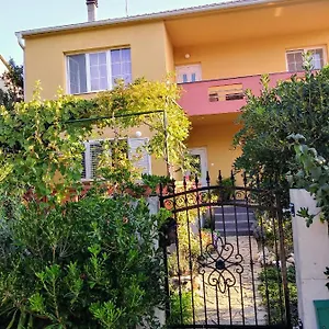 Apartman Mira, Biograd Na Moru