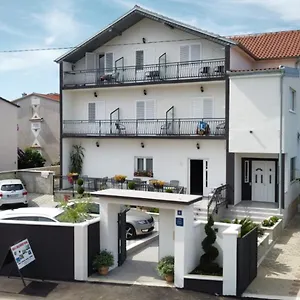 Bed & Breakfast Maki, Biograd Na Moru