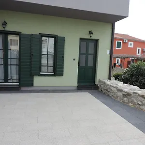 Lori Apartment